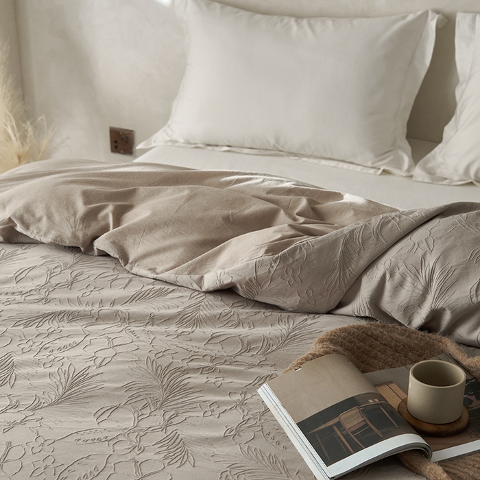 91家纺网 家纺一手货源 找家纺 2025春夏新品染色水洗大提花单品被套 小银勾-卡其