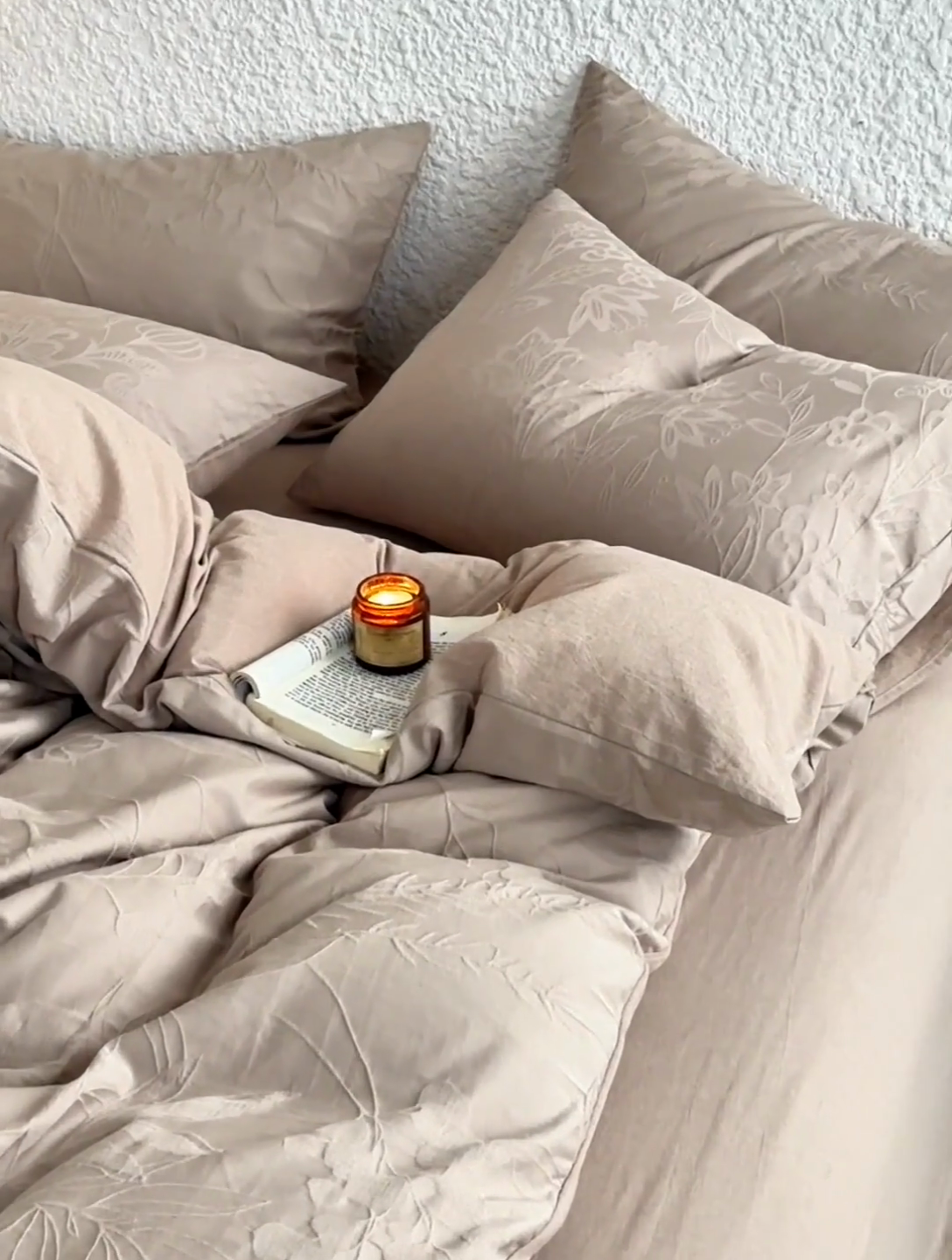 91家纺网 家纺一手货源 找家纺 2025春夏新品染色水洗大提花四件套 叶影-卡其