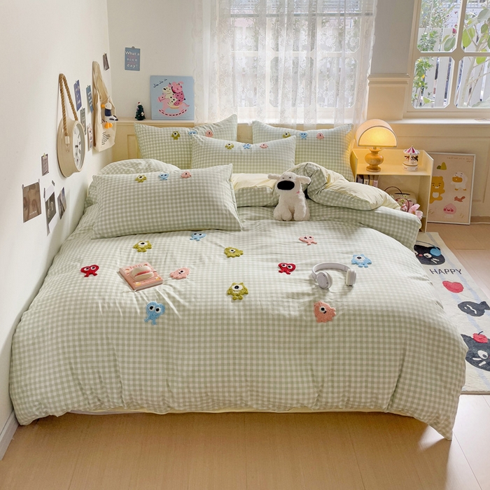 91家纺网 家纺一手货源 找家纺 梦之岛 2025新款多巴胺ins云朵棉小怪兽可爱毛巾绣四件套 格子小怪兽-黄绿