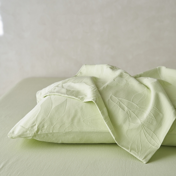 91家纺网 家纺一手货源 找家纺 2025春夏新品染色水洗大提花单品枕套 叶影-嫩绿