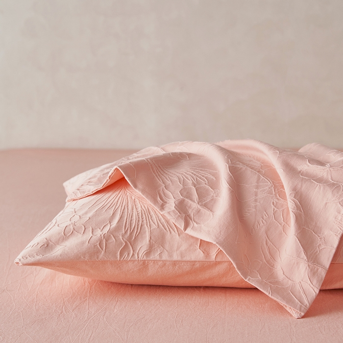 91家纺网 家纺一手货源 找家纺 2025春夏新品染色水洗大提花单品枕套 小银勾-嫩粉