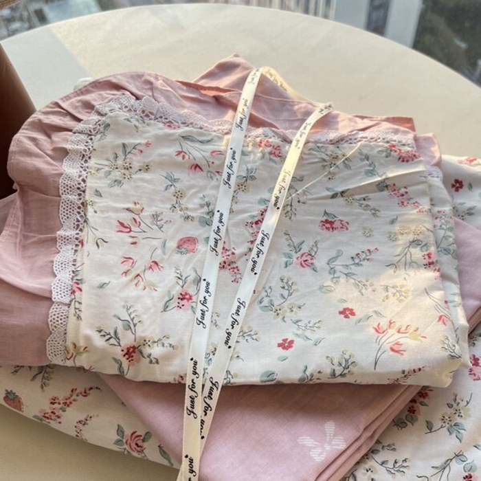 91家纺网 家纺一手货源 找家纺 棉生活家纺 2025新款全棉小清新花边款蕾丝四件套 百花园