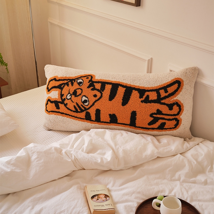 91家纺网 家纺一手货源 找家纺 （总）2025新款半边绒抱枕-沃虎最低零售价：抱枕（含芯）128元