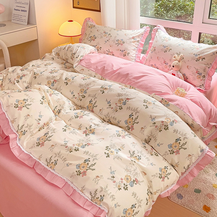 91家纺网 家纺一手货源 找家纺 棉生活家纺 2025新款全棉小清新花边款蕾丝四件套 晓芙庄园