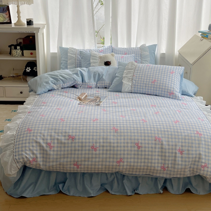 91家纺网 家纺一手货源 找家纺 瑞莱 2025冬季新款13372舞动花边全棉四件套系列 蓝格蝴蝶结