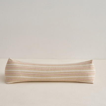 91家纺网 家纺一手货源 找家纺 2025新款3D条纹菱形荞麦枕卡其