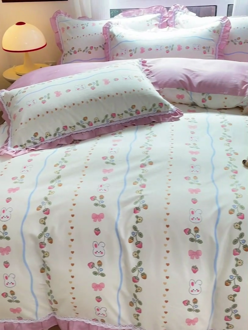 91家纺网 家纺一手货源 找家纺 棉生活家纺 2025新款全棉小清新花边款蕾丝四件套 花野兔