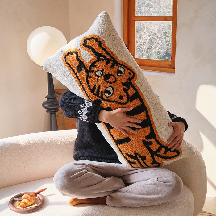 91家纺网 家纺一手货源 找家纺 （总）2025新款半边绒抱枕-沃虎最低零售价：抱枕（含芯）128元