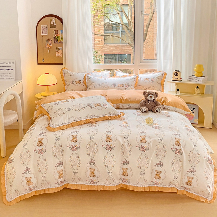 91家纺网 家纺一手货源 找家纺 棉生活家纺 2025新款全棉小清新花边款蕾丝四件套 咕嘟小熊