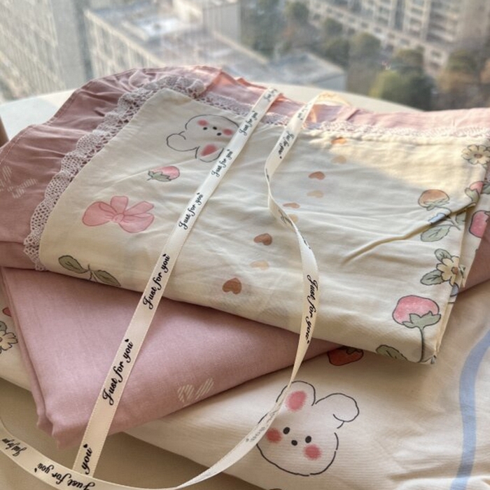 91家纺网 家纺一手货源 找家纺 棉生活家纺 2025新款全棉小清新花边款蕾丝四件套 花野兔