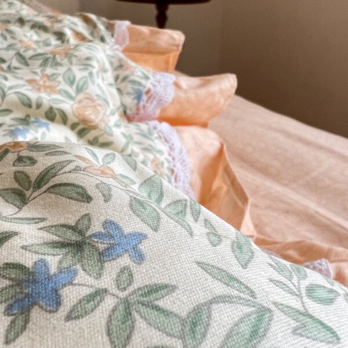 91家纺网 家纺一手货源 找家纺 棉生活家纺 2025新款全棉小清新花边款蕾丝四件套 花晓