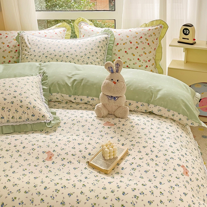 91家纺网 家纺一手货源 找家纺 棉生活家纺 2025新款全棉小清新花边款蕾丝四件套 花海小兔