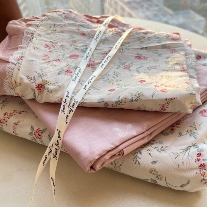 91家纺网 家纺一手货源 找家纺 棉生活家纺 2025新款全棉小清新花边款蕾丝四件套 百花园