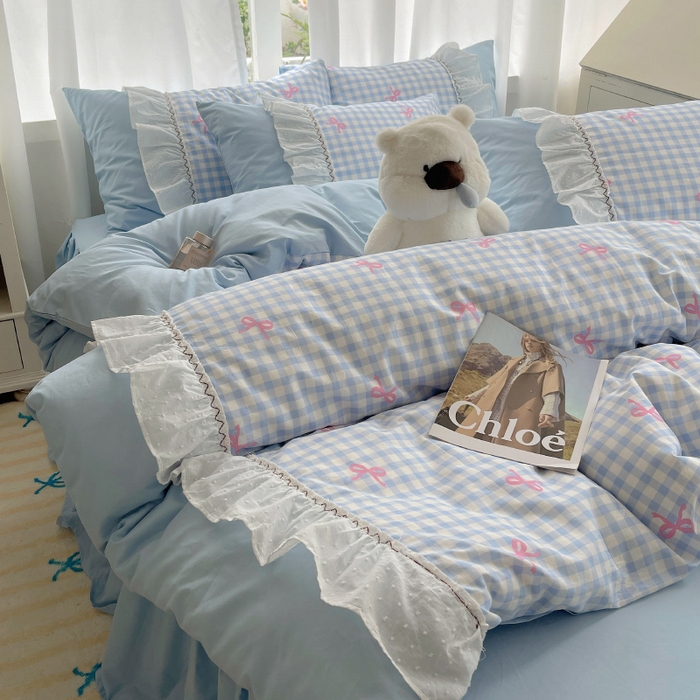 91家纺网 家纺一手货源 找家纺 瑞莱 2025冬季新款13372舞动花边全棉四件套系列 蓝格蝴蝶结