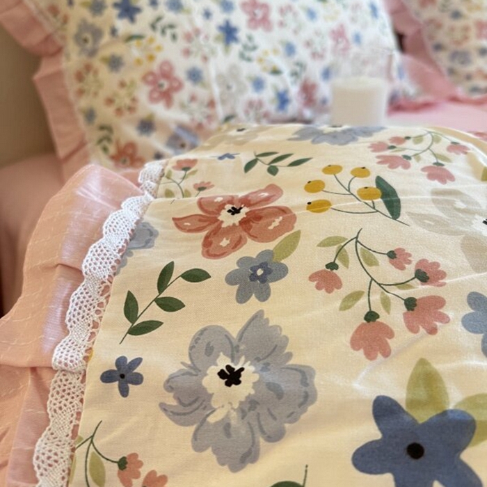 91家纺网 家纺一手货源 找家纺 棉生活家纺 2025新款全棉小清新花边款蕾丝四件套 春日田田