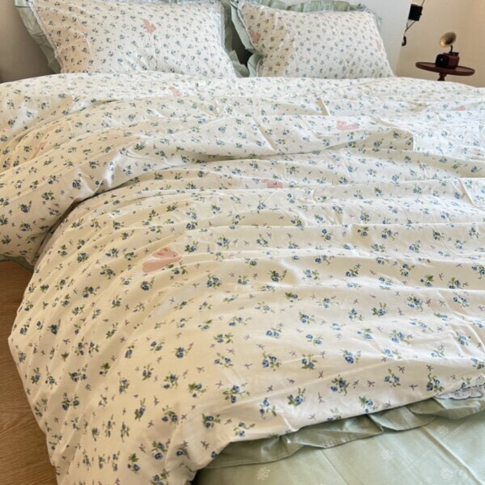 91家纺网 家纺一手货源 找家纺 棉生活家纺 2025新款全棉小清新花边款蕾丝四件套 花海小兔