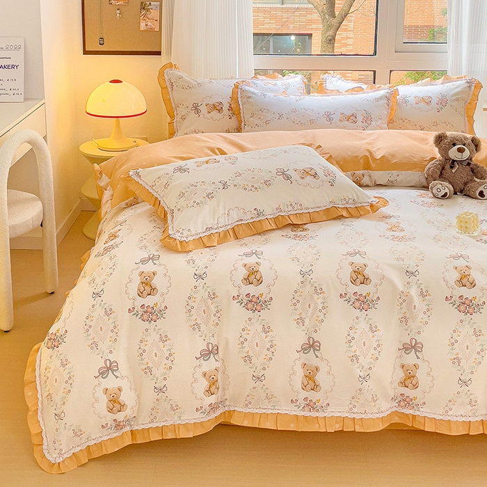 91家纺网 家纺一手货源 找家纺 棉生活家纺 2025新款全棉小清新花边款蕾丝四件套 咕嘟小熊