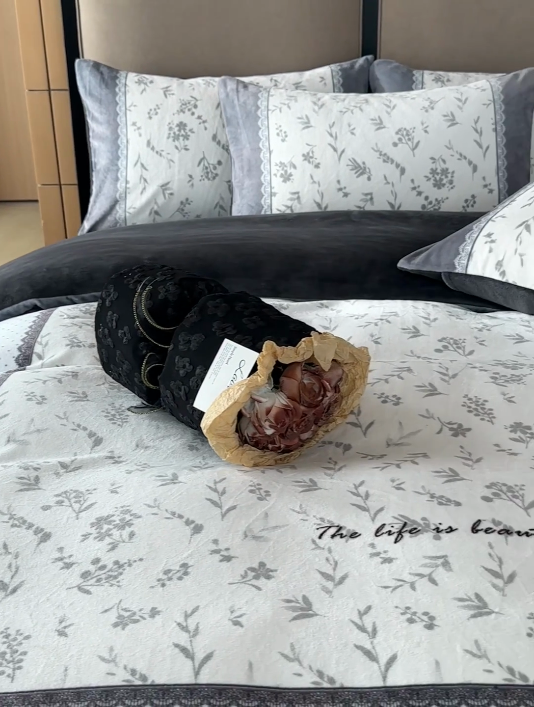 91家纺网 家纺一手货源 找家纺 （总）Sweet dreams甜梦 2024新款数码印花加厚复古碎花牛奶绒四件套-摄影图