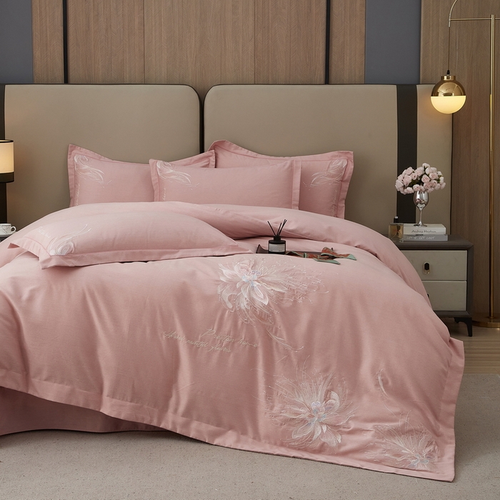 91家纺网 家纺一手货源 找家纺 雲归梦 2025新款全棉加厚磨毛绣花宽边工艺四件套-叶语情深 叶语情深-浅粉