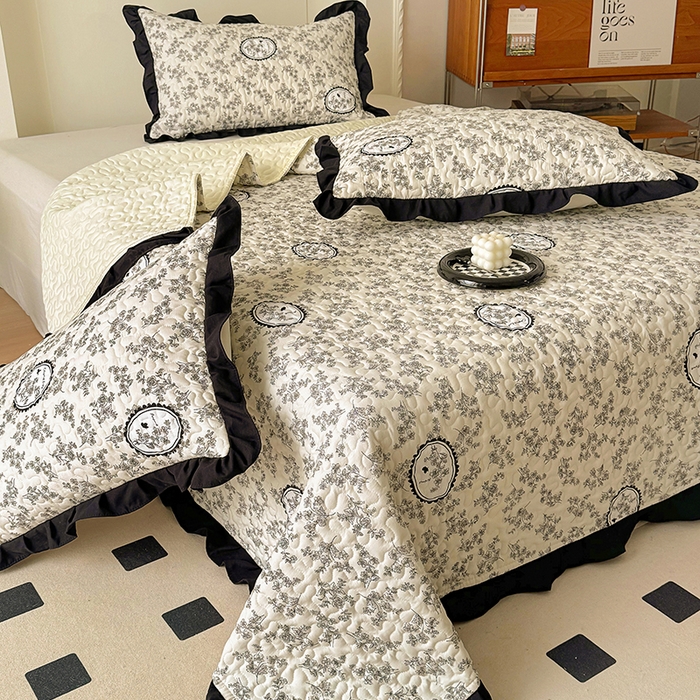 91家纺网 家纺一手货源 找家纺 美梦家纺 2025新款法式赫本风水洗棉床盖四件套系列 赫本风·澜音花香