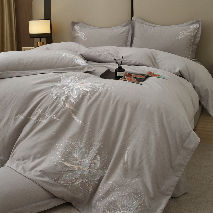 91家纺网 家纺一手货源 找家纺 雲归梦 2025新款全棉加厚磨毛绣花宽边工艺四件套-叶语情深 叶语情深-灰