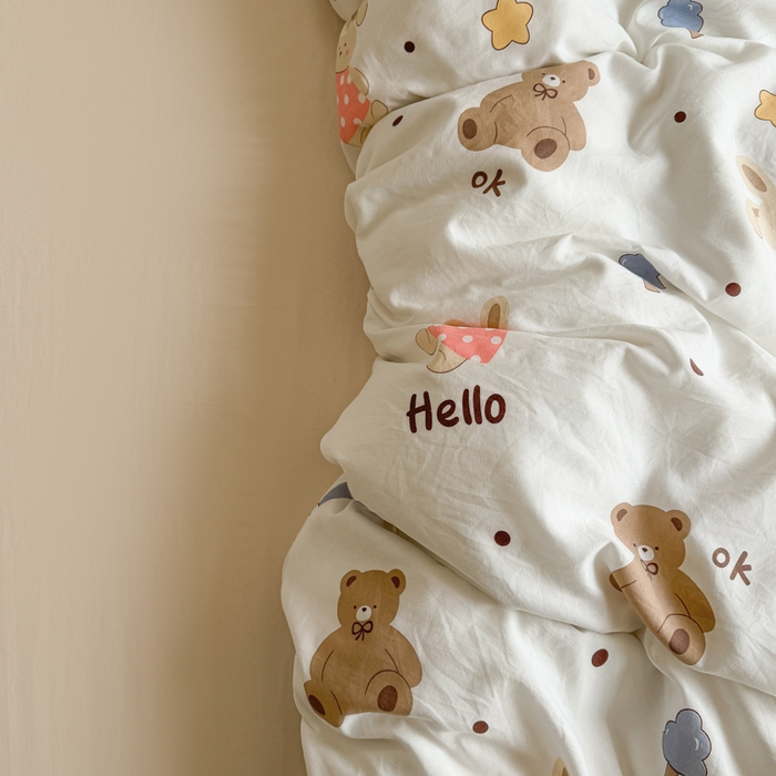 91家纺网 家纺一手货源 找家纺 温眠 2025新款亲肤柔软卡通印花水洗棉四件套 巴萨熊