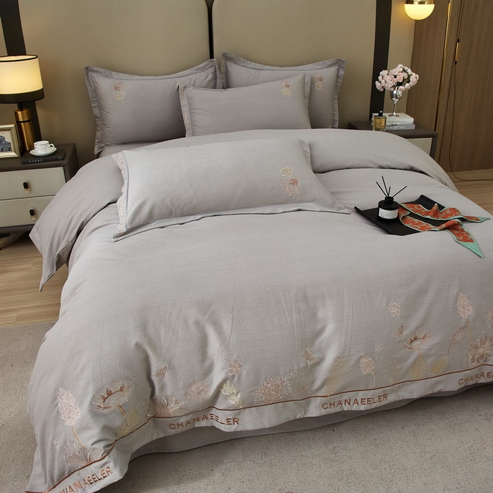 91家纺网 家纺一手货源 找家纺 雲归梦 2025新款全棉加厚磨毛绣花宽边工艺四件套-南法凤情 南法凤情-灰