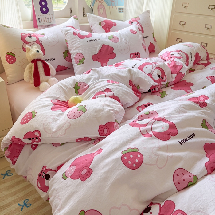 91家纺网 家纺一手货源 找家纺 温眠 2025新款亲肤柔软卡通印花水洗棉四件套 草莓熊