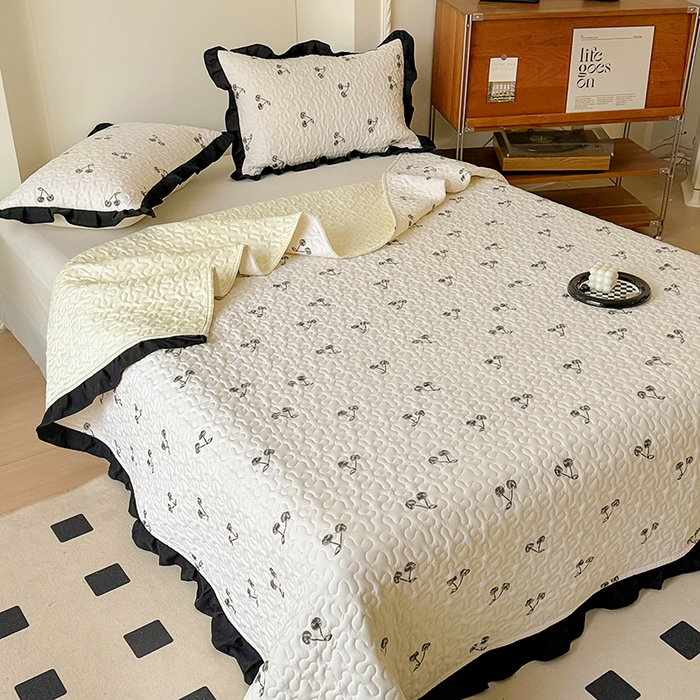 91家纺网 家纺一手货源 找家纺 美梦家纺 2025新款法式赫本风水洗棉床盖四件套系列 赫本风·樱桃