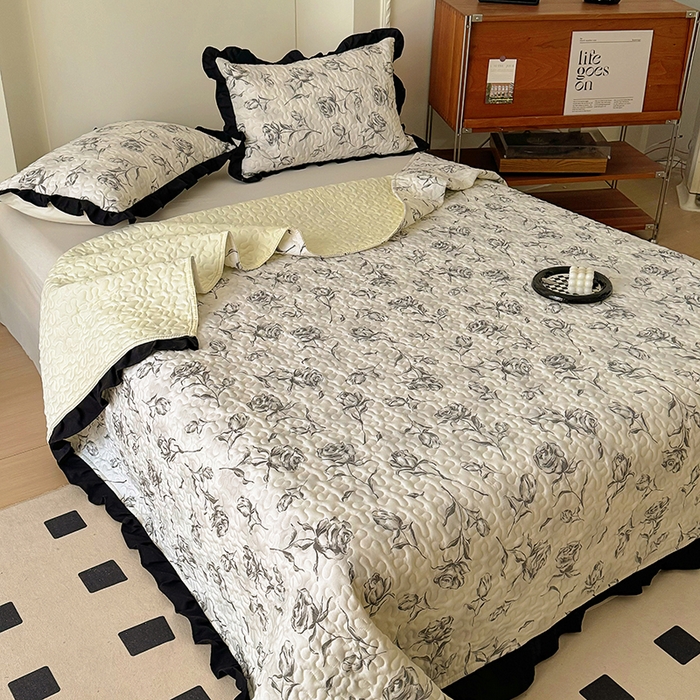 91家纺网 家纺一手货源 找家纺 美梦家纺 2025新款法式赫本风水洗棉床盖四件套系列 赫本风·玫瑰花园