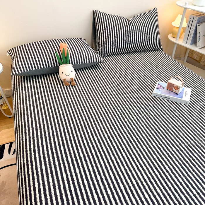 91家纺网 家纺一手货源 找家纺 简宜家居（朝初家纺） 2025新款A版纯棉全棉磨毛单床笠 墨羽逸风