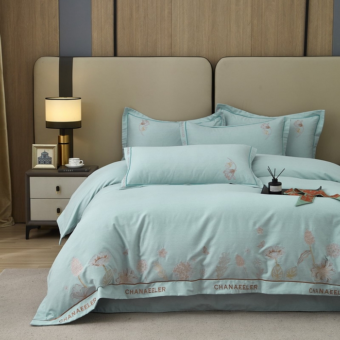 91家纺网 家纺一手货源 找家纺 雲归梦 2025新款全棉加厚磨毛绣花宽边工艺四件套-南法凤情 南法凤情-灰绿