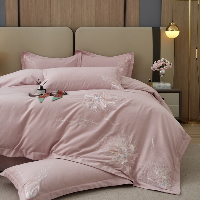 91家纺网 家纺一手货源 找家纺 雲归梦 2025新款全棉加厚磨毛绣花宽边工艺四件套-叶语情深 叶语情深-浅紫