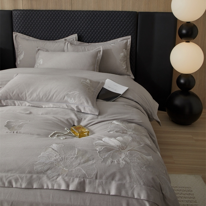 91家纺网 家纺一手货源 找家纺 （总）雲归梦 2025新款全棉加厚磨毛绣花宽边工艺四件套-璀璨人生