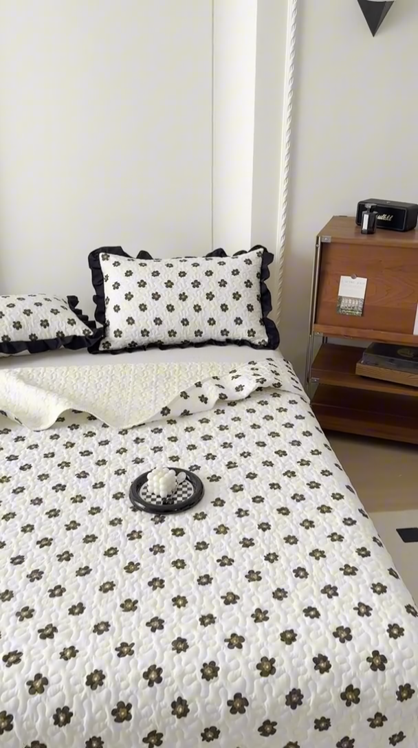 91家纺网 家纺一手货源 找家纺 美梦家纺 2025新款法式赫本风水洗棉床盖四件套系列 赫本风·栗南薇