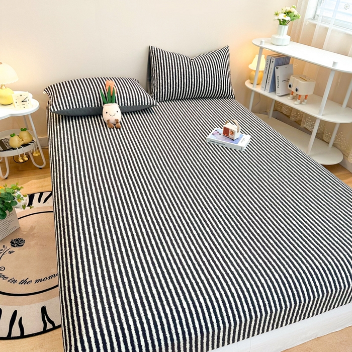 91家纺网 家纺一手货源 找家纺 简宜家居（朝初家纺） 2025新款A版纯棉全棉磨毛单床笠 墨羽逸风