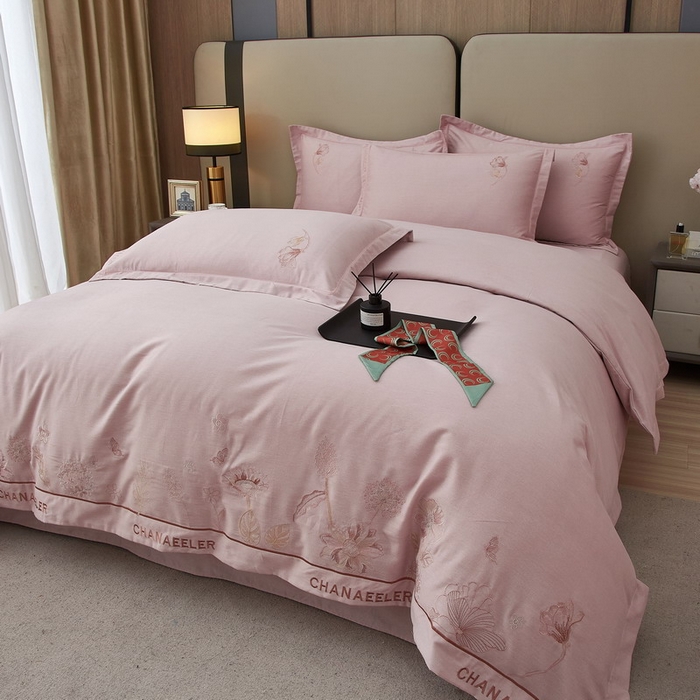 91家纺网 家纺一手货源 找家纺 雲归梦 2025新款全棉加厚磨毛绣花宽边工艺四件套-南法凤情 南法凤情-浅紫