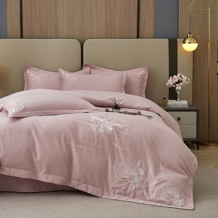 91家纺网 家纺一手货源 找家纺 雲归梦 2025新款全棉加厚磨毛绣花宽边工艺四件套-叶语情深 叶语情深-浅紫