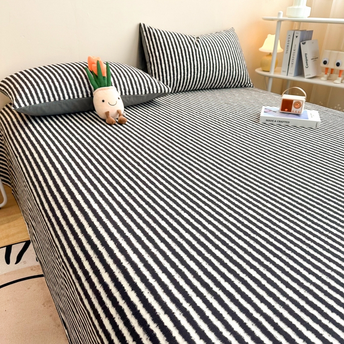 91家纺网 家纺一手货源 找家纺 简宜家居（朝初家纺） 2025新款A版纯棉全棉磨毛单床单 墨羽逸风