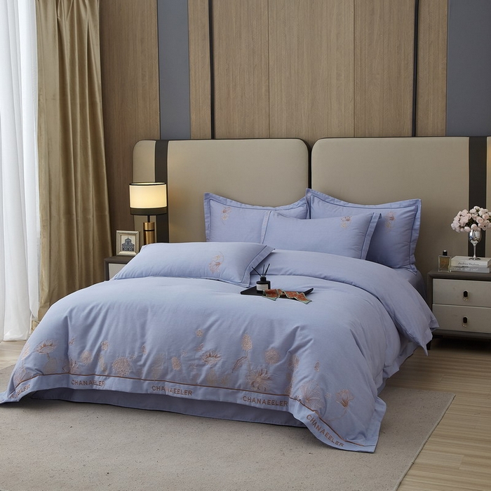 91家纺网 家纺一手货源 找家纺 雲归梦 2025新款全棉加厚磨毛绣花宽边工艺四件套-南法凤情 南法凤情-浅蓝