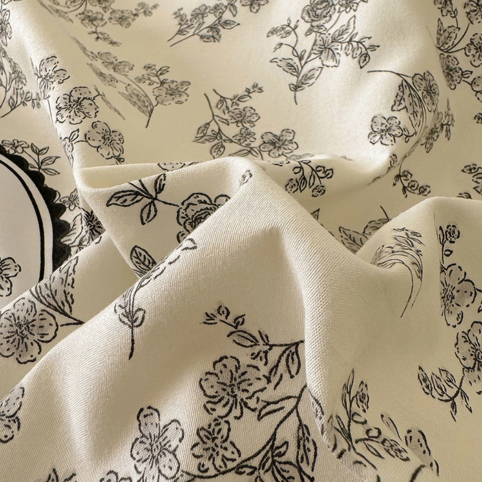 91家纺网 家纺一手货源 找家纺 美梦家纺 2025新款法式赫本风水洗棉床盖四件套系列 赫本风·澜音花香