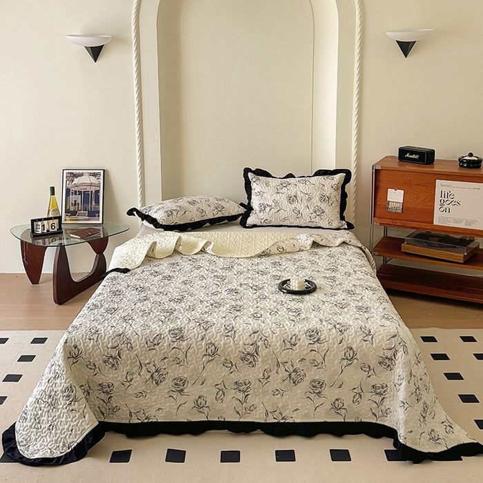 91家纺网 家纺一手货源 找家纺 美梦家纺 2025新款法式赫本风水洗棉床盖四件套系列 赫本风·玫瑰花园