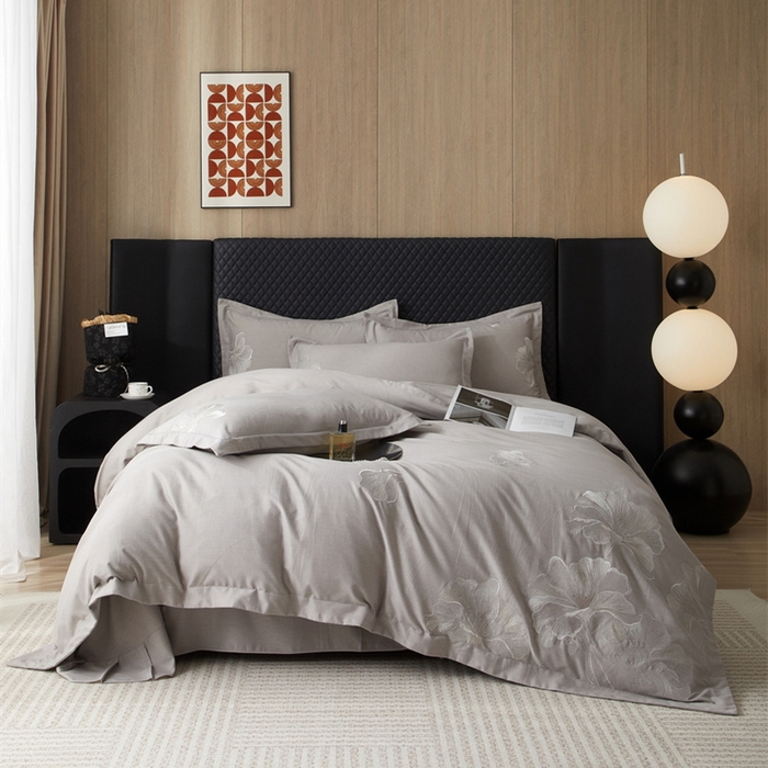 91家纺网 家纺一手货源 找家纺 （总）雲归梦 2025新款全棉加厚磨毛绣花宽边工艺四件套-璀璨人生