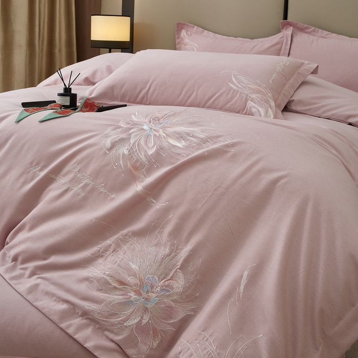 91家纺网 家纺一手货源 找家纺 雲归梦 2025新款全棉加厚磨毛绣花宽边工艺四件套-叶语情深 叶语情深-浅紫