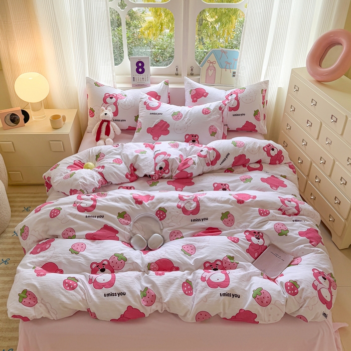 91家纺网 家纺一手货源 找家纺 温眠 2025新款亲肤柔软卡通印花水洗棉四件套 草莓熊