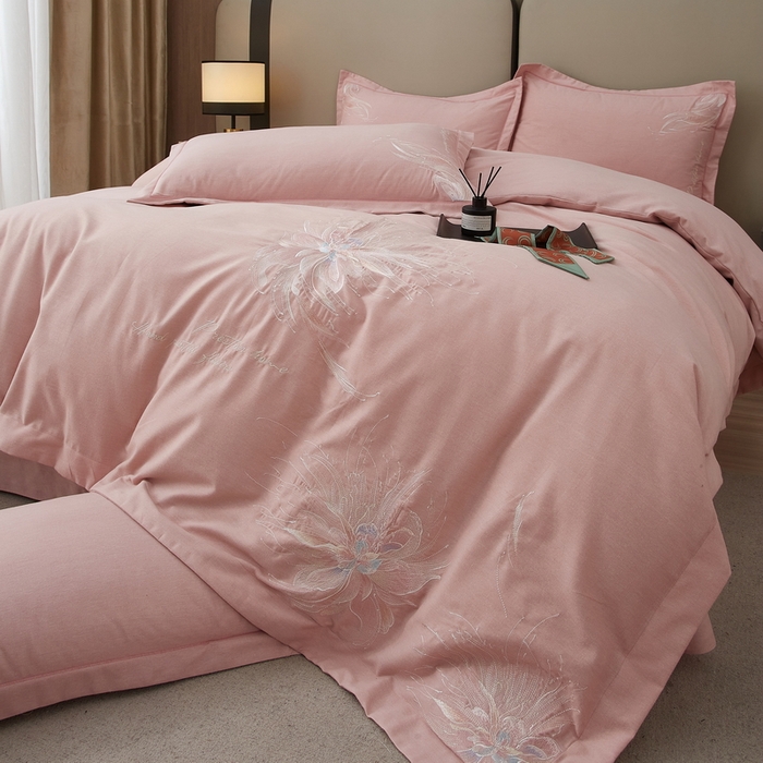 91家纺网 家纺一手货源 找家纺 雲归梦 2025新款全棉加厚磨毛绣花宽边工艺四件套-叶语情深 叶语情深-浅粉