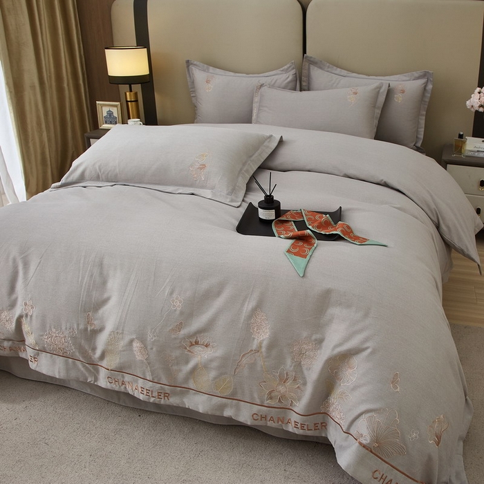 91家纺网 家纺一手货源 找家纺 雲归梦 2025新款全棉加厚磨毛绣花宽边工艺四件套-南法凤情 南法凤情-灰