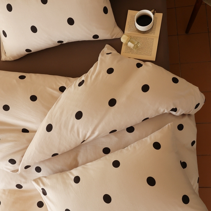 91家纺网 家纺一手货源 找家纺 梦可莱家居 2025新款全棉针织四件套【加大系列】 波点浅咖