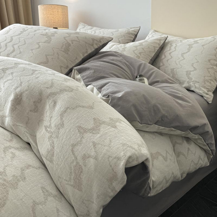 91家纺网 家纺一手货源 找家纺 ab家纺 2025新款全棉三层纱小提花四件套 素影-灰