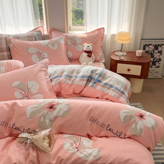 91家纺网 家纺一手货源 找家纺 菲梵家纺 2025新款小清新喷气印花全棉单品被套 幸福朵朵